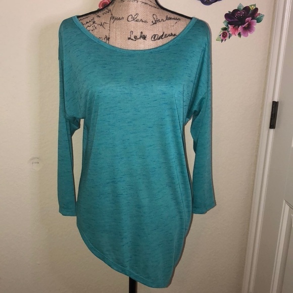 Umgee 3/4 Length Sleeve Tapered Bottom Lightweight Top Size Medium - Picture 6 of 6